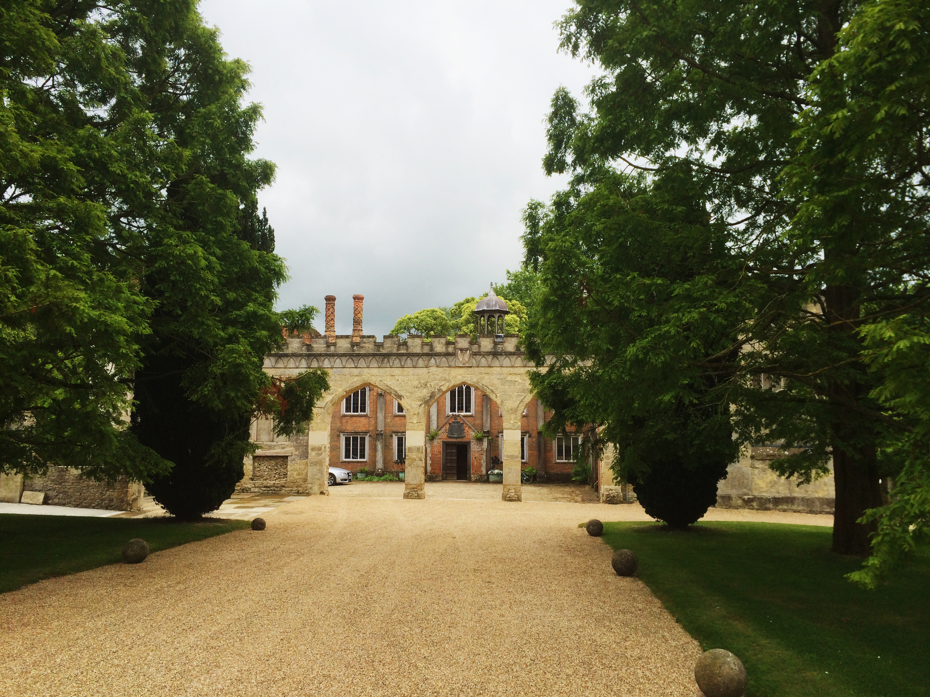 driveway leading to nether winchendon house wedding filming iphone oxford bicester